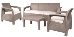 Terasový set je ideálnym a štýlovým doplnkom pre letné posedenia. Set pozostáva z jedného stola a dvoch kresiel a trojmiestnej pohovky. Celý set je vyrobený z odolného