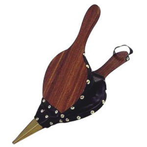 Fúkací mech slúži pre rozdúchanie ohňa v ohnisku alebo v grile bez zbytočnej námahy. Je vyrobený kombináciou dreva a plastu