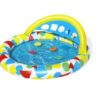 <p>Rozvíjajte predstavivosť malých dobrodruhov s nafukovacím bazénikom Bestway® Splash & Learn. Vkladanie rôznych tvarov do otvorov v prístrešku skvele stimuluje detskú predstavivosť a učenie. Súčasťou bazéniku je odnímateľná vodná kvapka - podložka