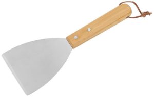 Obracač Strend Pro s bambusovou rúčkou je vhodným nástrojom na otáčanie pokrmov na grile. Obsahuje tiež škrabku. Rozmery: 26x10x1